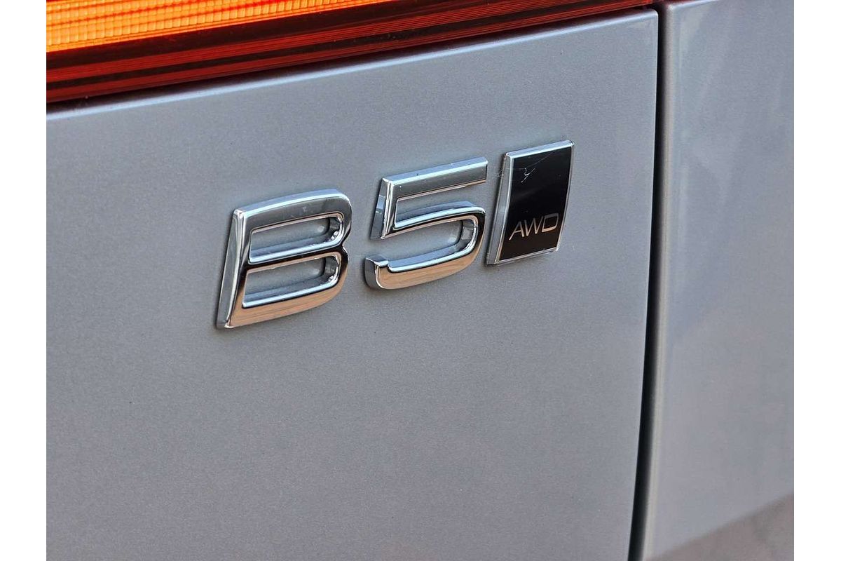 2023 Volvo XC60 Ultimate B5 Bright