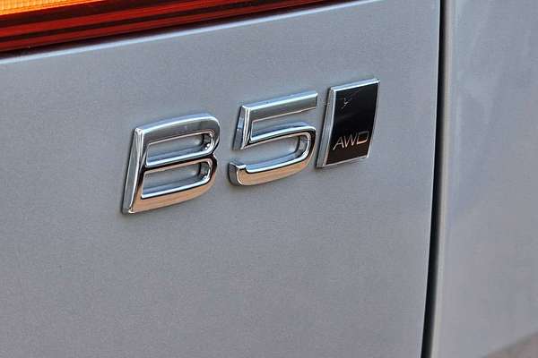 2023 Volvo XC60 Ultimate B5 Bright