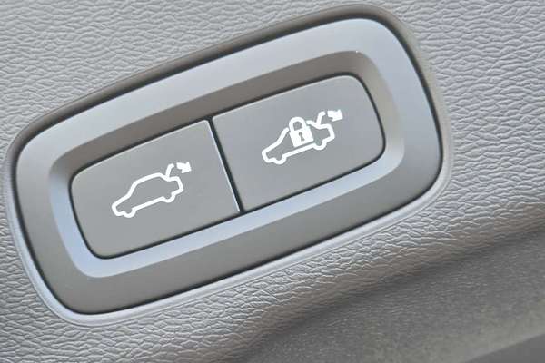 2023 Volvo XC60 Ultimate B5 Bright