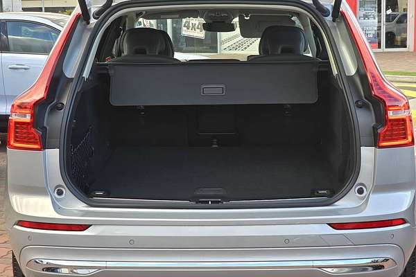 2023 Volvo XC60 Ultimate B5 Bright