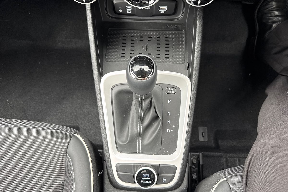 2024 Hyundai Venue Elite QX.V5