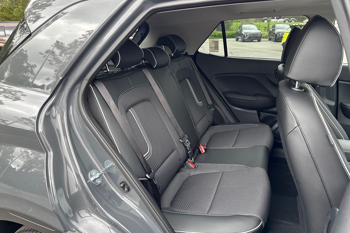 2024 Hyundai Venue Elite QX.V5