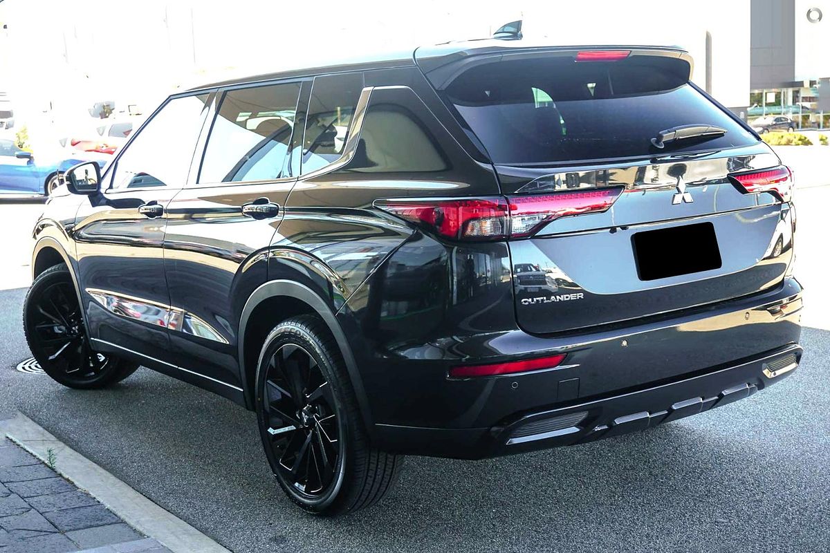 2024 Mitsubishi Outlander Black Edition ZM