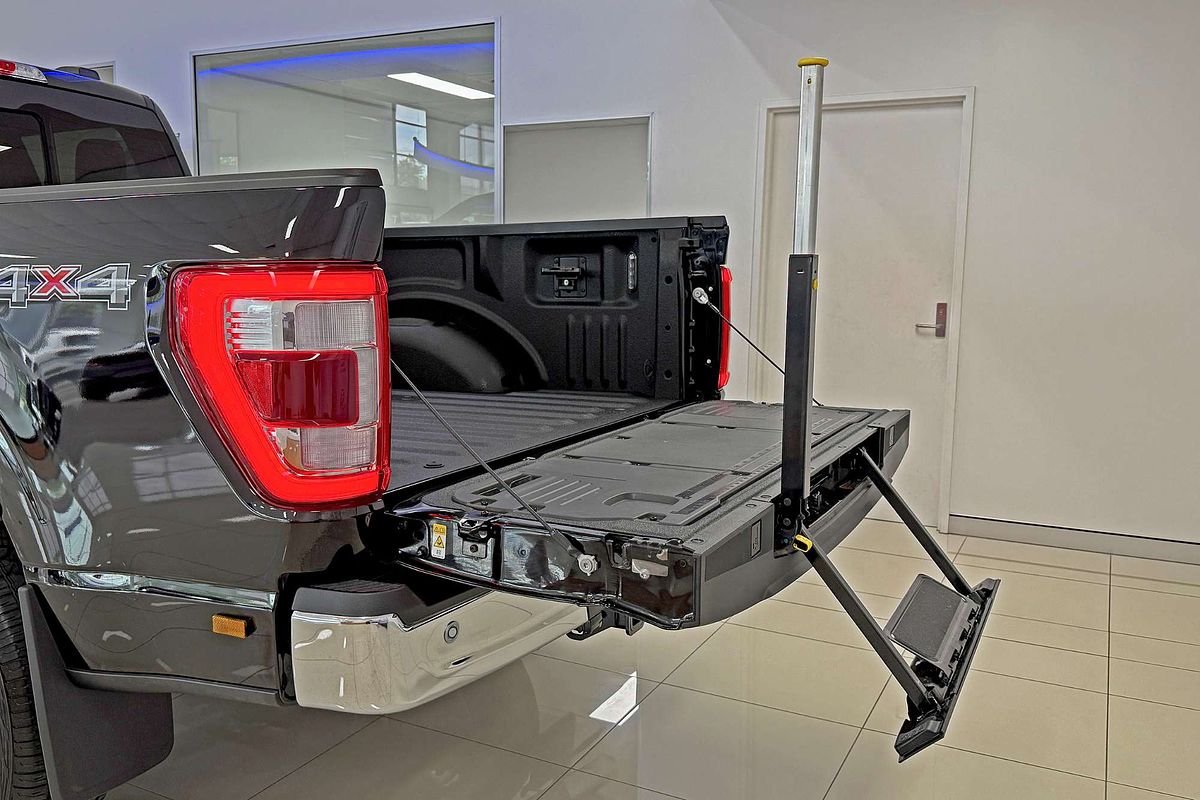 2023 Ford F-150 Lariat 4X4 SWB