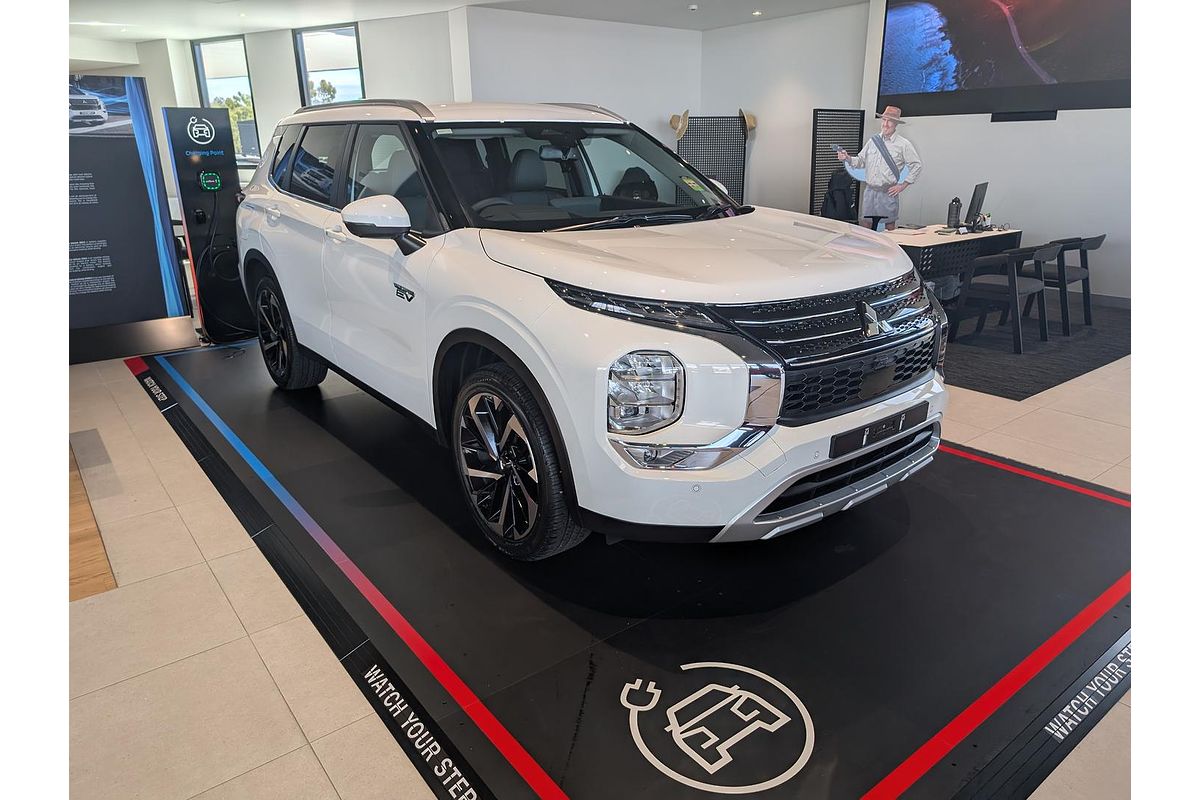 2024 Mitsubishi Outlander PHEV Aspire ZM