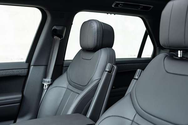 2024 Land Rover Range Rover Sport D300 Dynamic SE L461