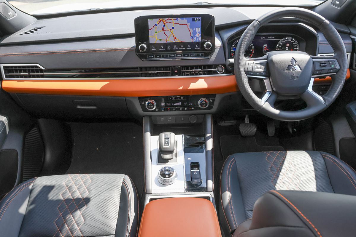 2023 Mitsubishi Outlander Exceed Tourer ZM