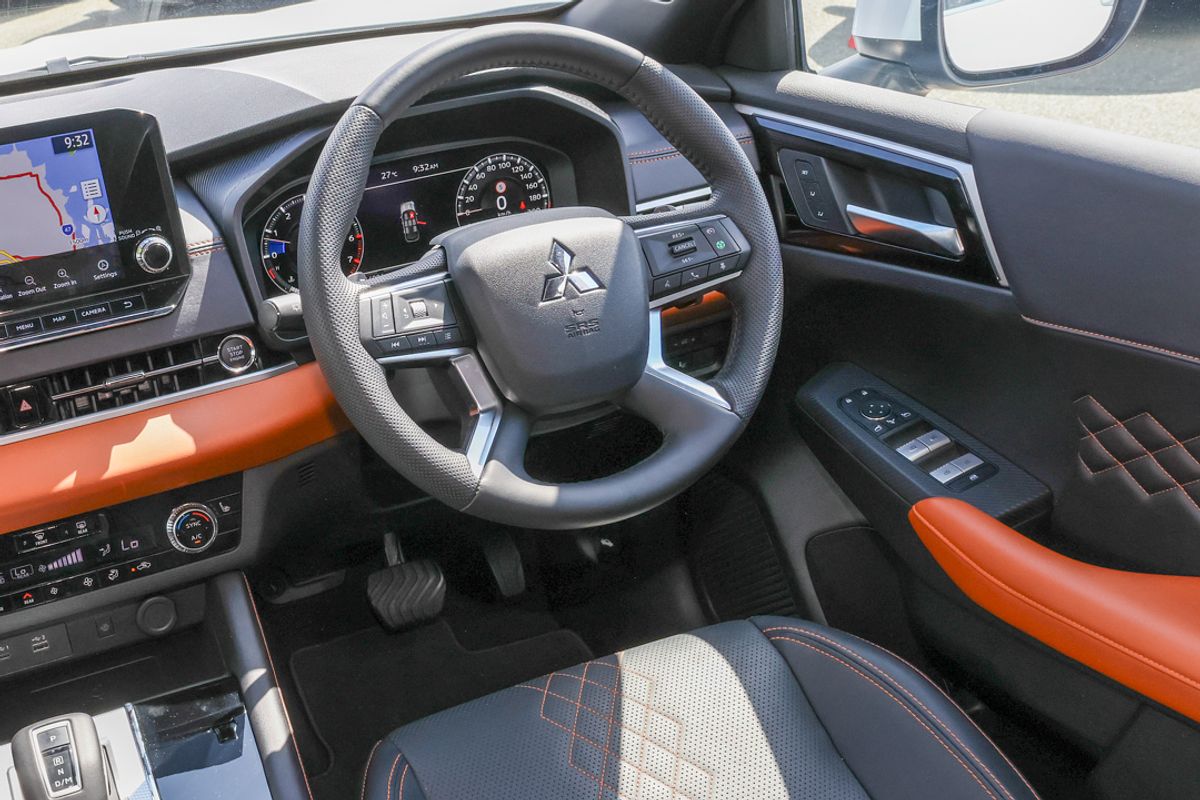 2023 Mitsubishi Outlander Exceed Tourer ZM