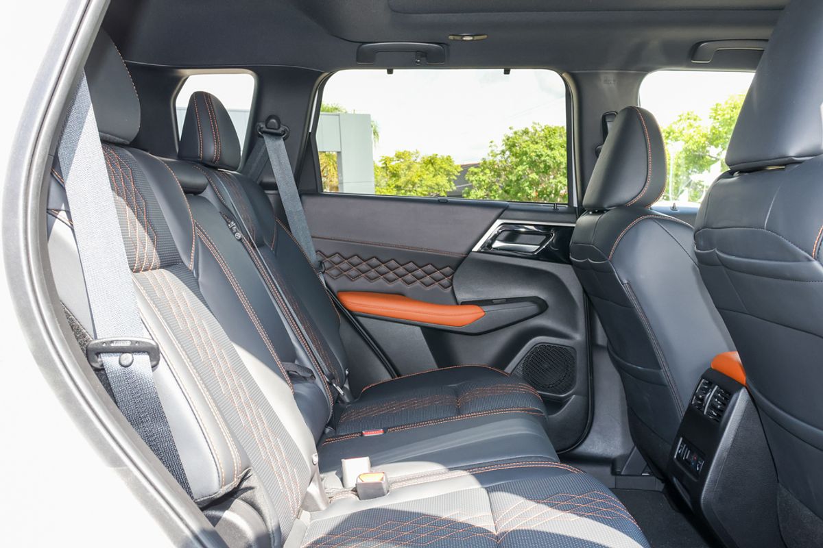 2023 Mitsubishi Outlander Exceed Tourer ZM