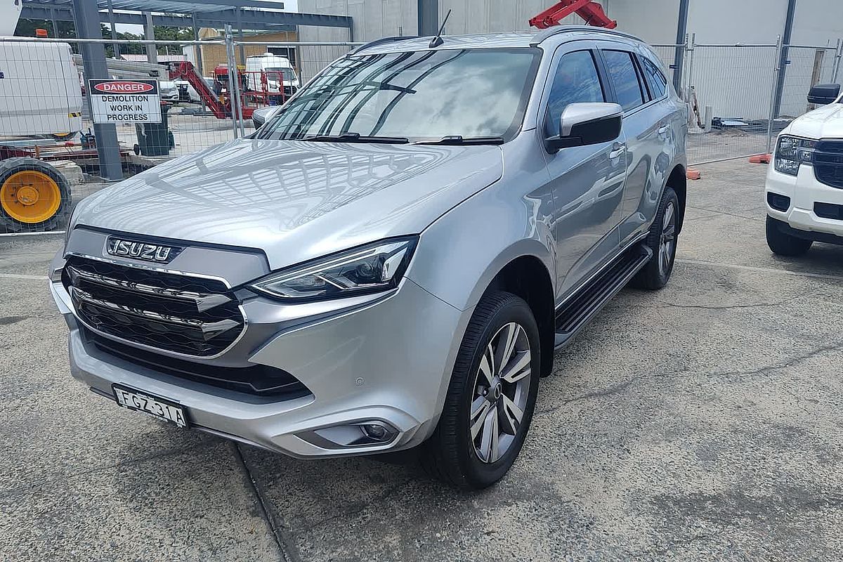 2023 Isuzu MU-X LS-T