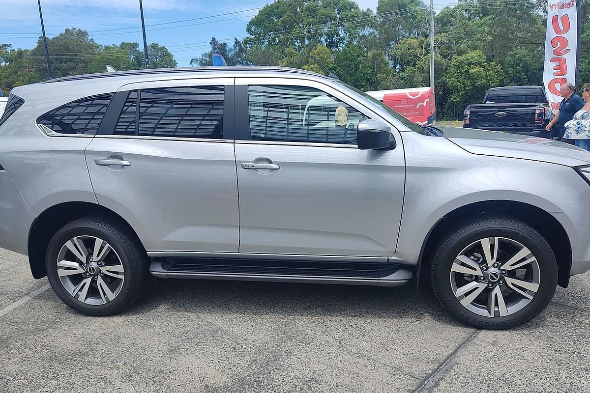 2023 Isuzu MU-X LS-T