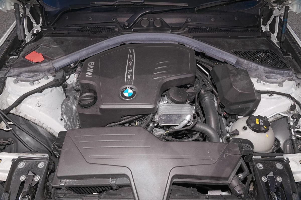 2015 BMW 2 Series 220i M Sport F22