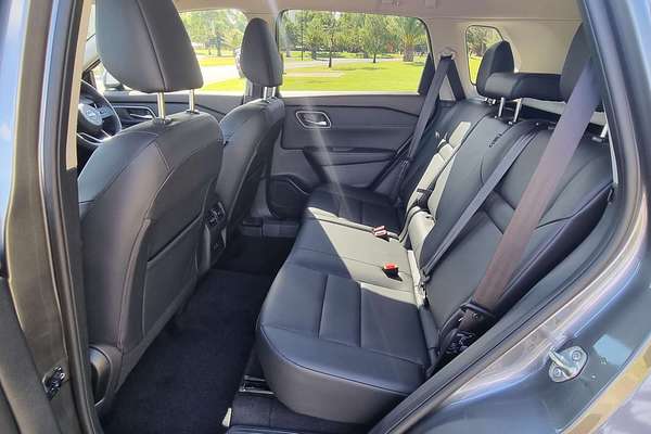 2025 Nissan X-TRAIL ST-L T33