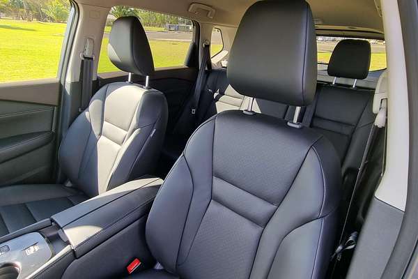 2025 Nissan X-TRAIL ST-L T33
