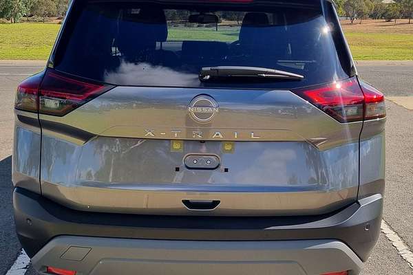 2025 Nissan X-TRAIL ST-L T33