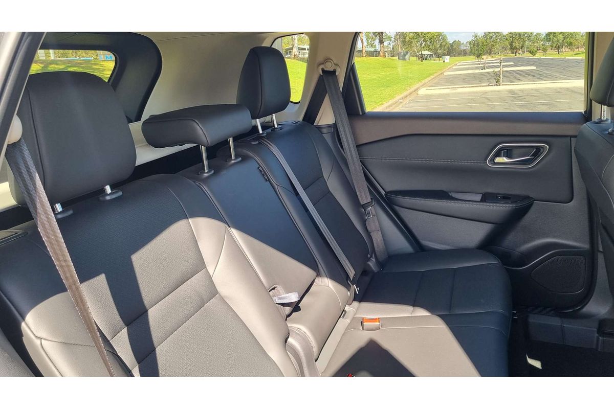2025 Nissan X-TRAIL ST-L T33