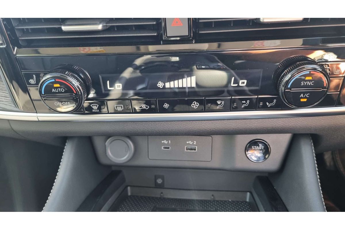 2025 Nissan X-TRAIL ST-L T33