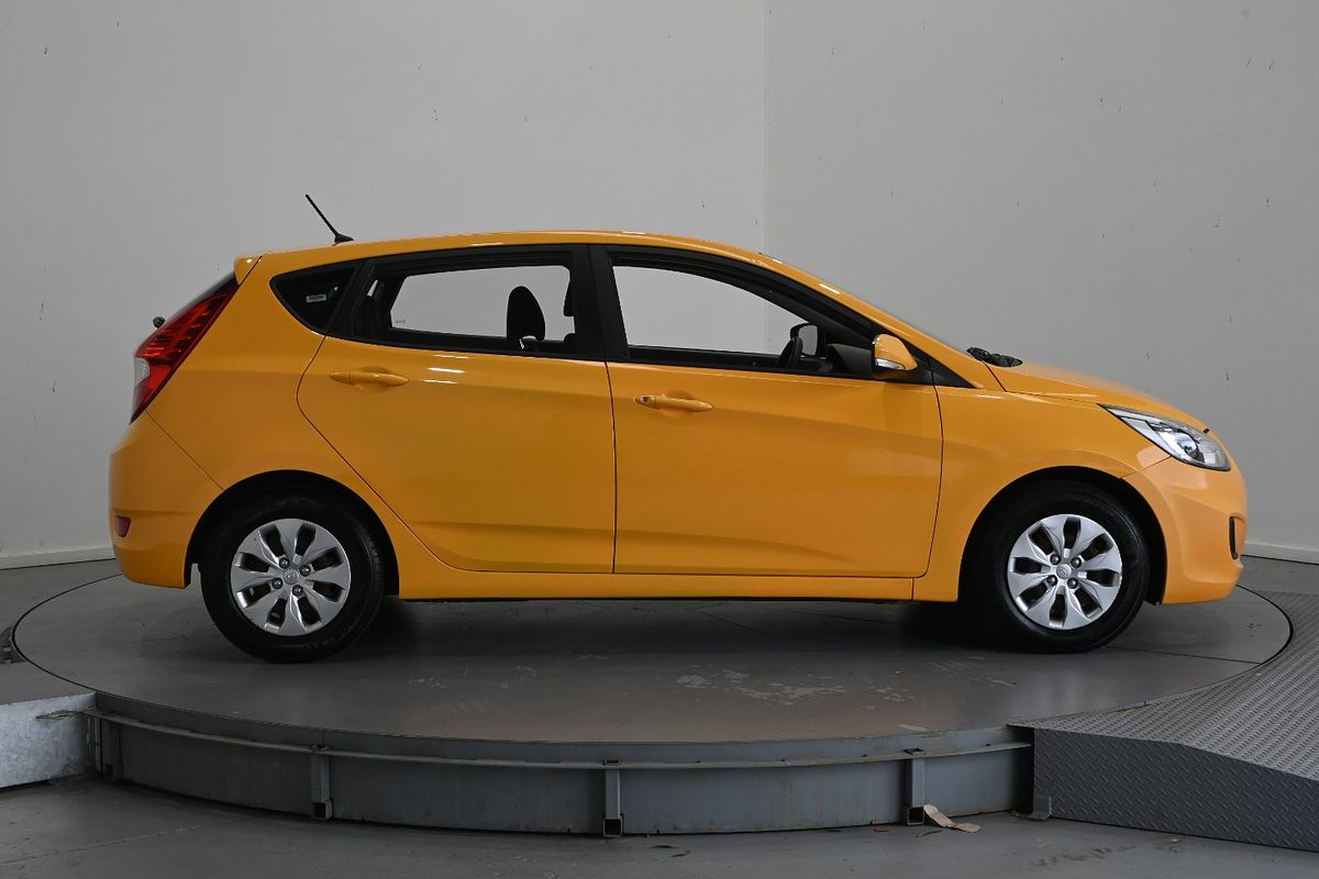2017 Hyundai Accent Active RB4