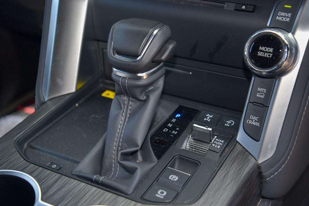 2023 Toyota Landcruiser Sahara ZX FJA300R