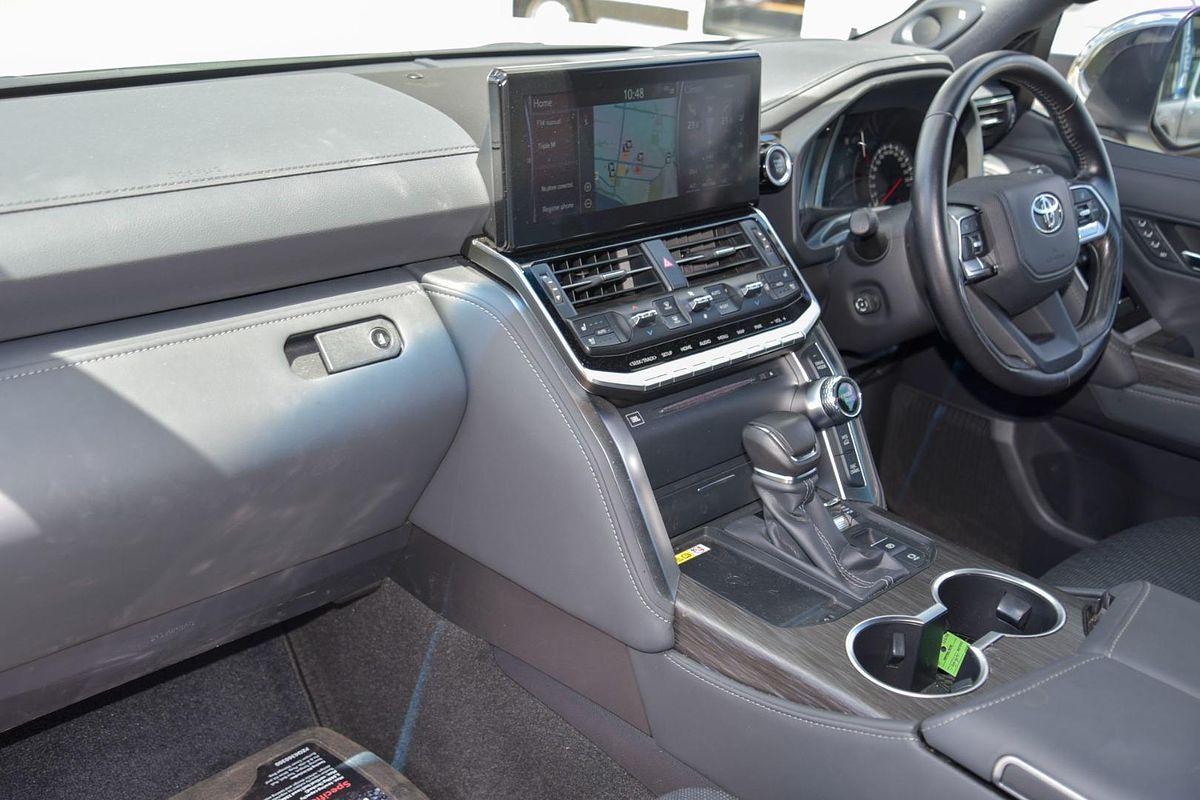 2023 Toyota Landcruiser Sahara ZX FJA300R
