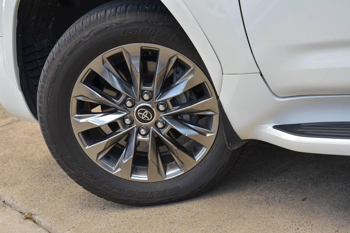 2023 Toyota Landcruiser Sahara ZX FJA300R