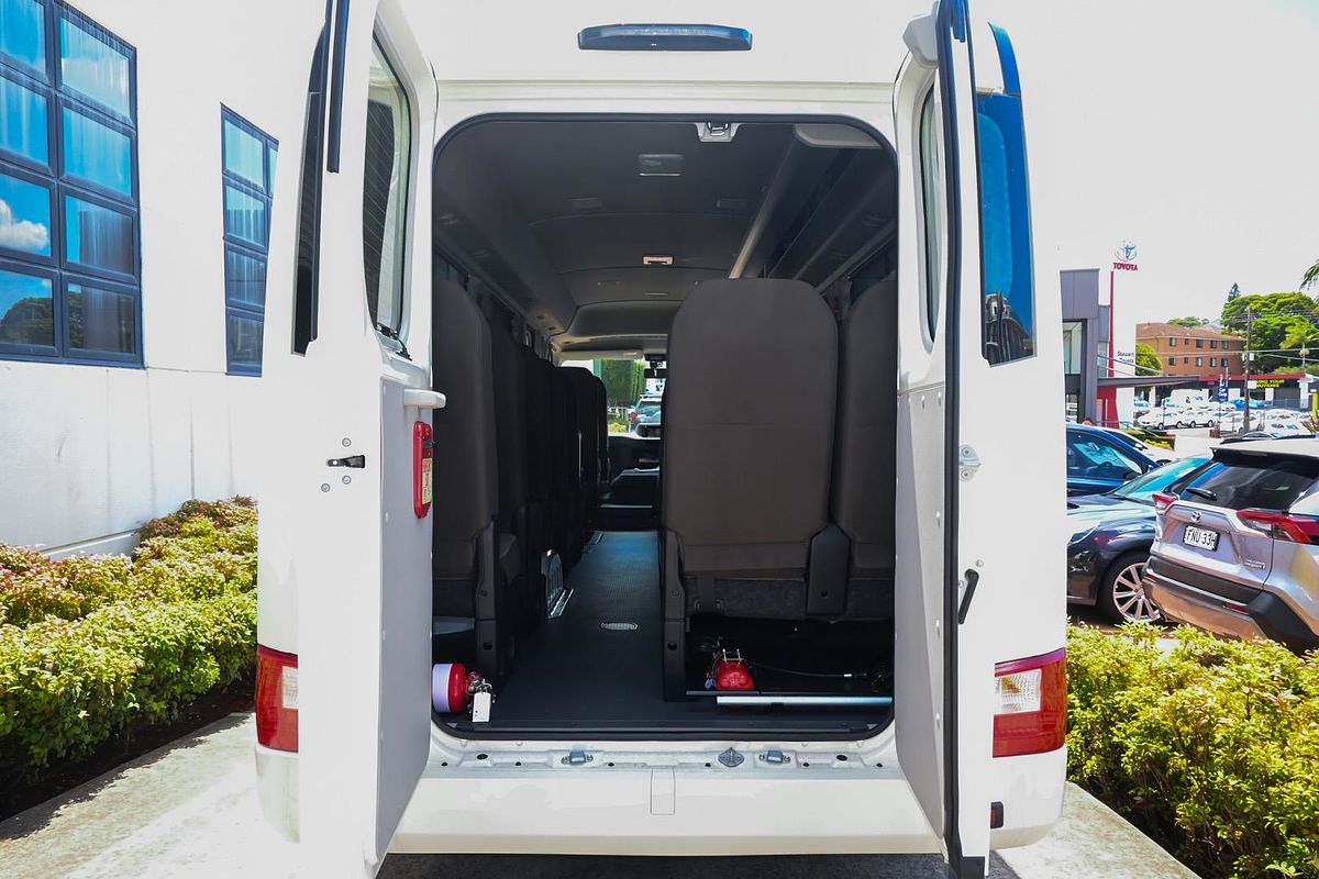 2024 Toyota Coaster Deluxe GDB70R