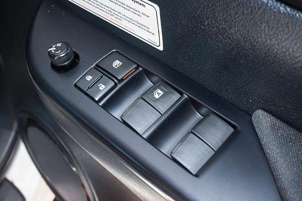 2020 Toyota Hilux SR GUN126R 4X4