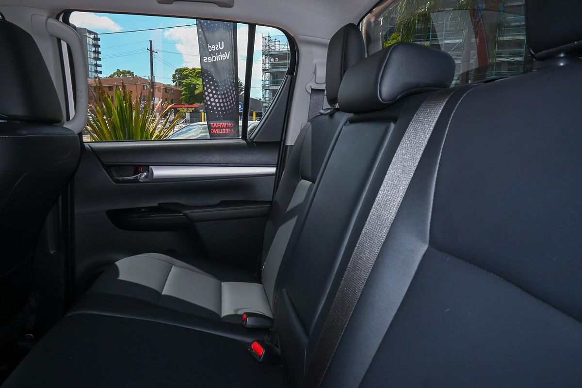 2021 Toyota Hilux SR5 GUN126R 4X4