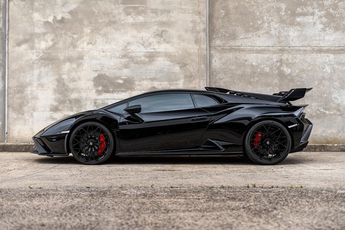 2023 Lamborghini Huracan STO 724