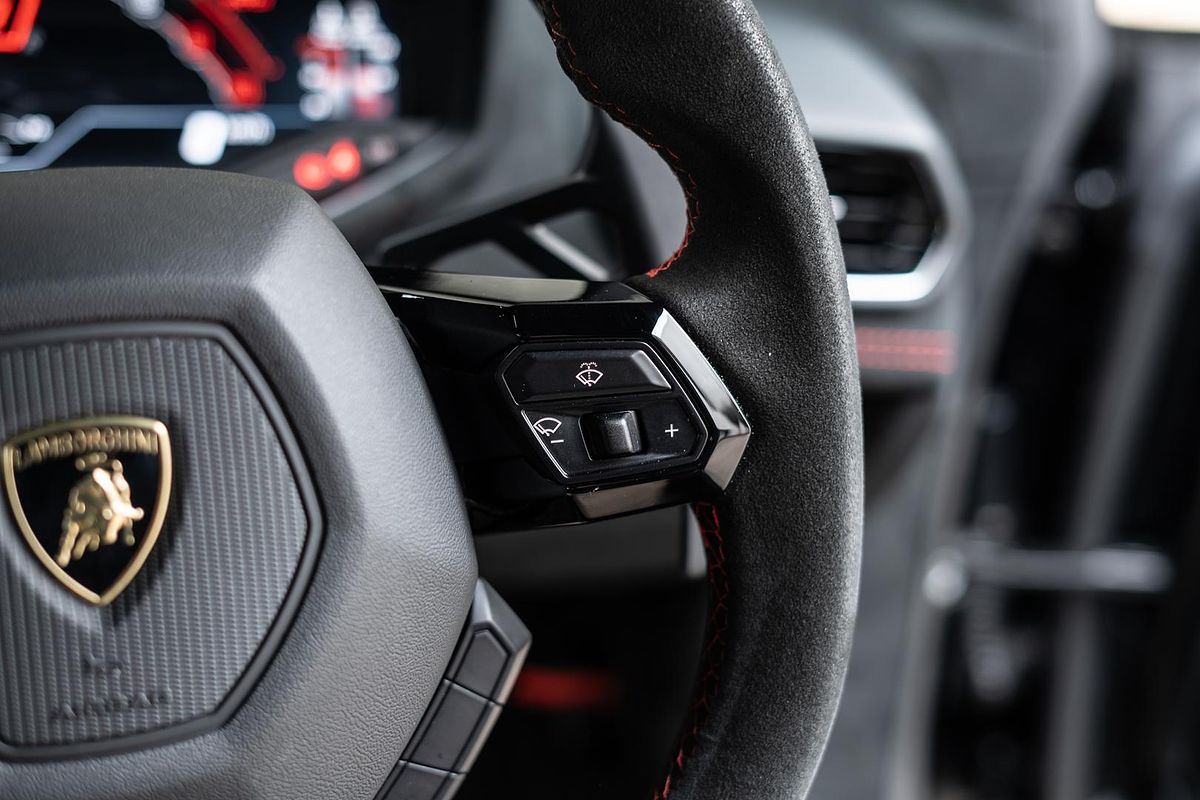 2023 Lamborghini Huracan STO 724
