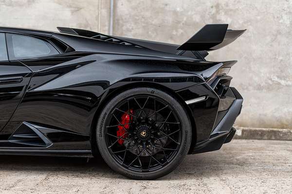 2023 Lamborghini Huracan STO 724