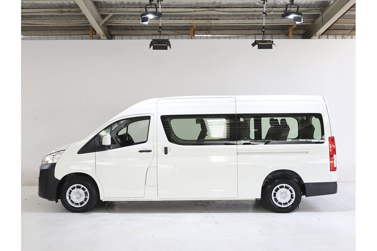 Hiace Bus SLWB 2.8L T Diesel Automatic 9633060 001