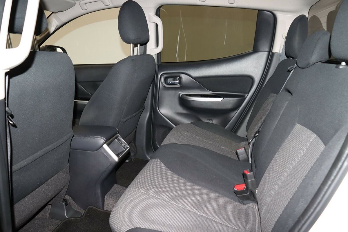 2023 Mitsubishi Triton GLS MR 4X4