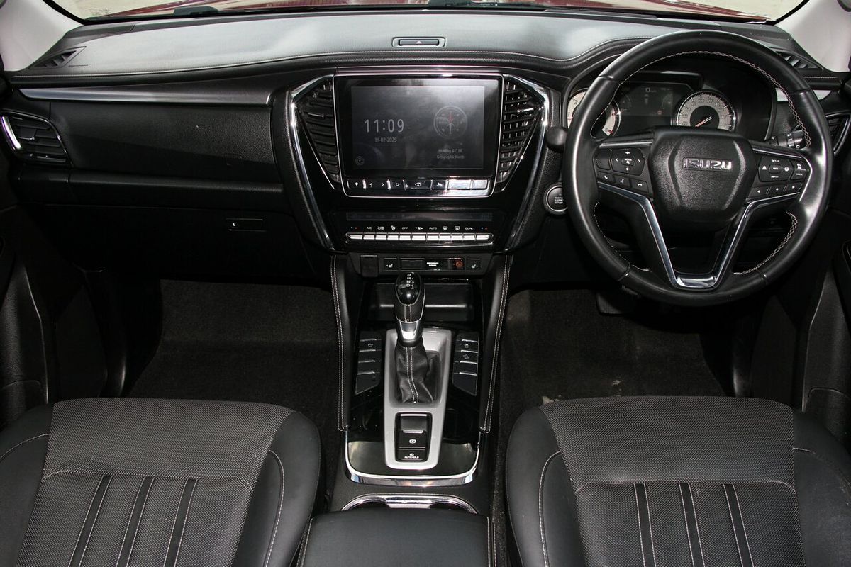 2022 Isuzu MU-X LS-T