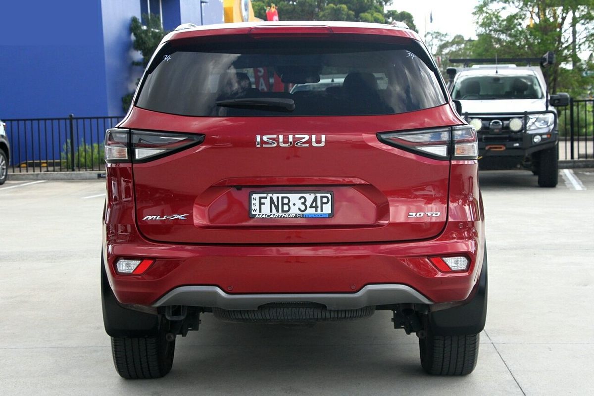 2022 Isuzu MU-X LS-T