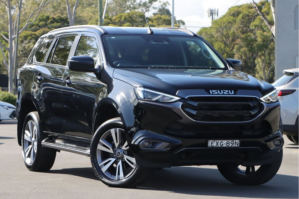 2022 Isuzu MU-X LS-T