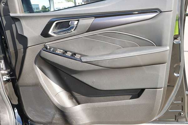 2022 Isuzu MU-X LS-T