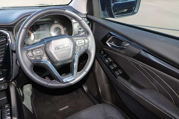 2022 Isuzu MU-X LS-T
