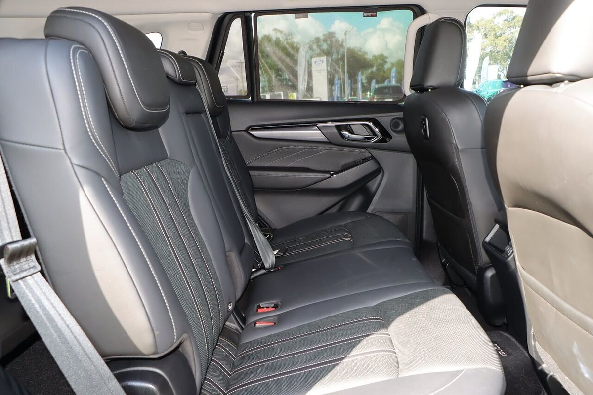 2022 Isuzu MU-X LS-T