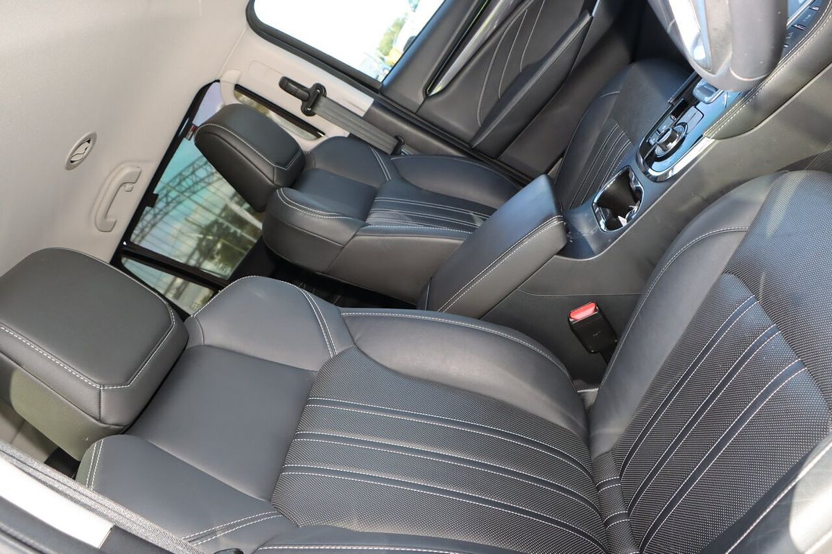 2022 Isuzu MU-X LS-T
