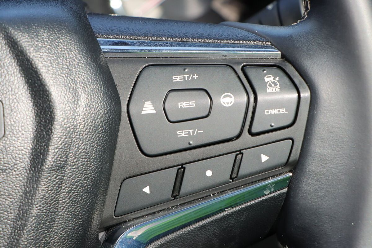 2022 Isuzu MU-X LS-T