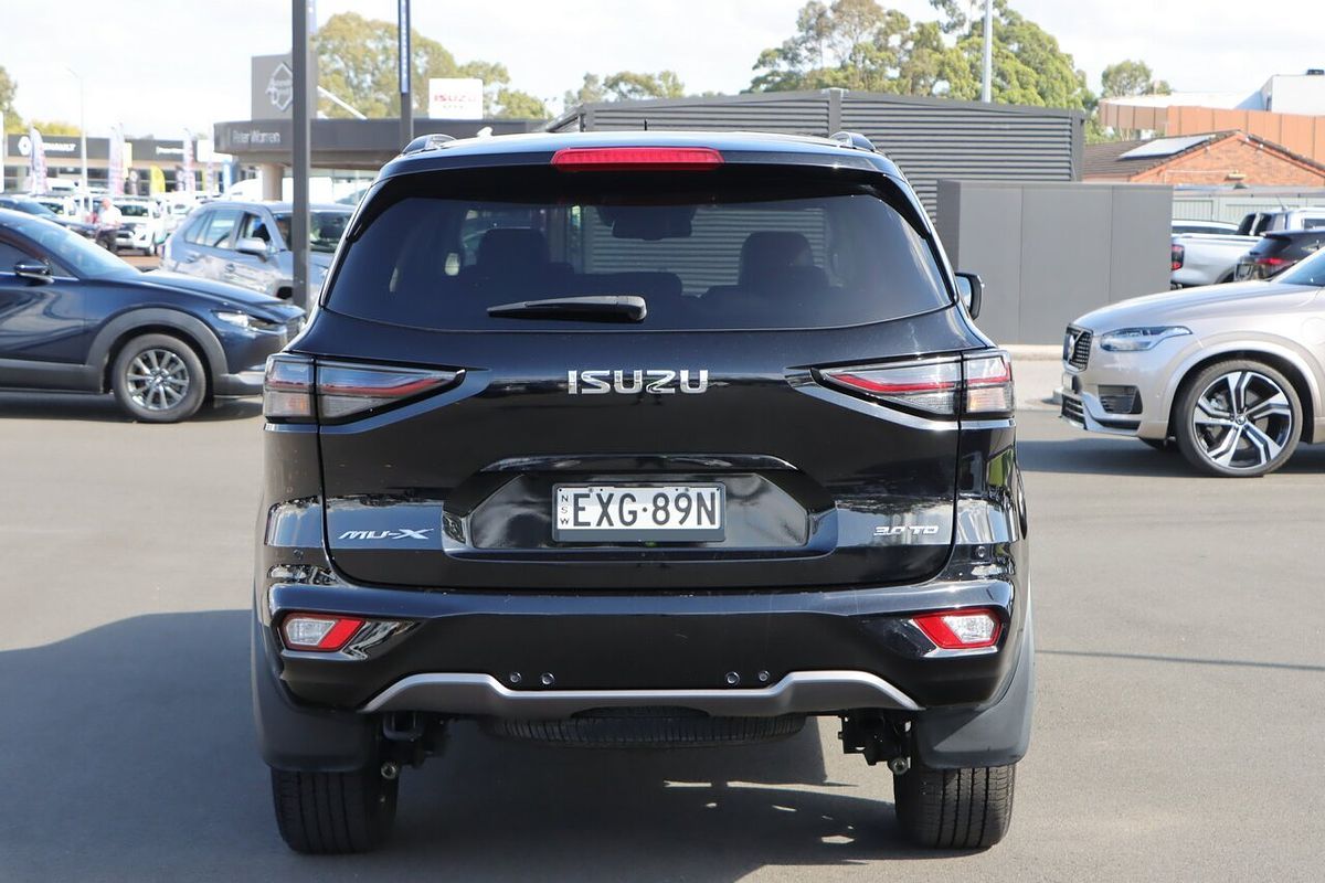 2022 Isuzu MU-X LS-T