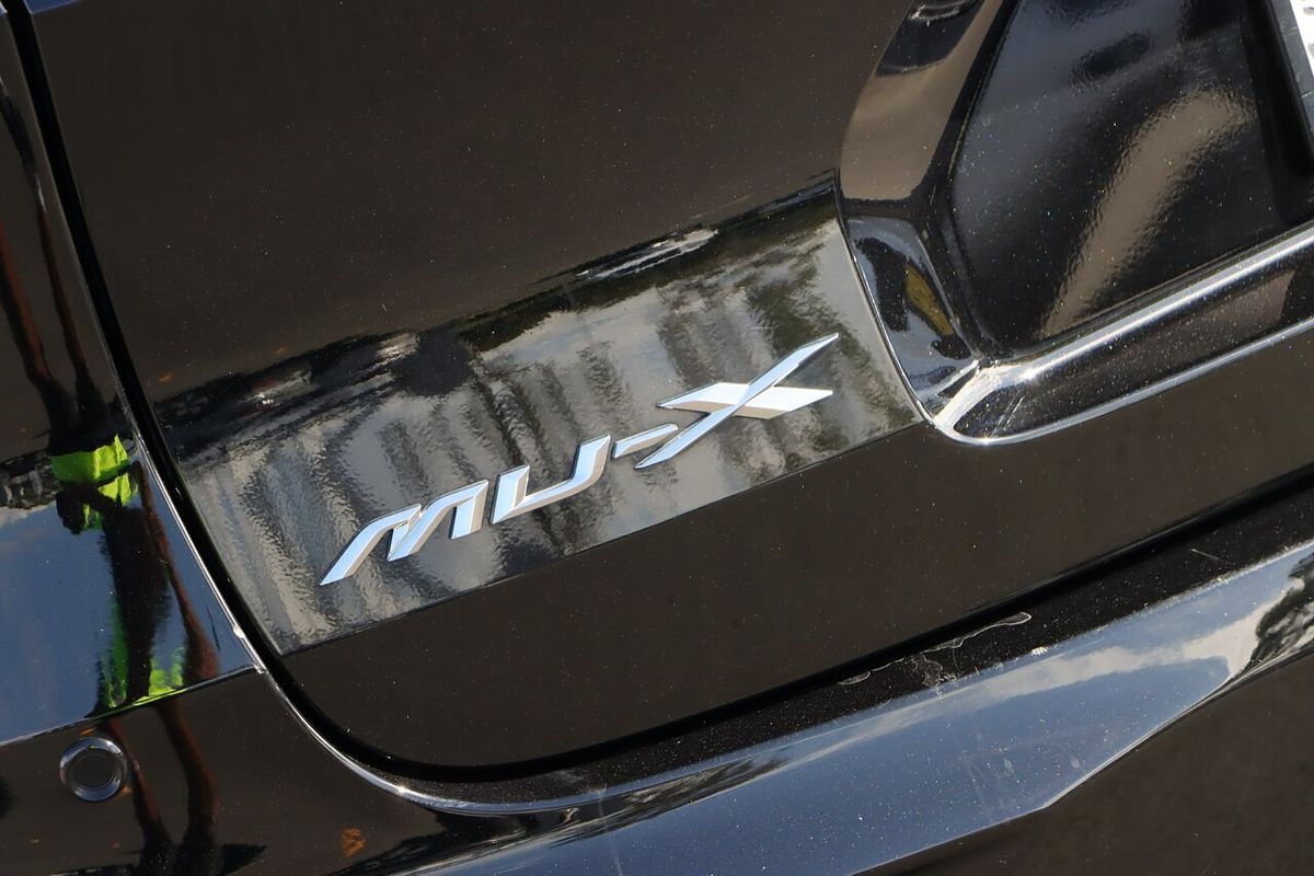 2022 Isuzu MU-X LS-T