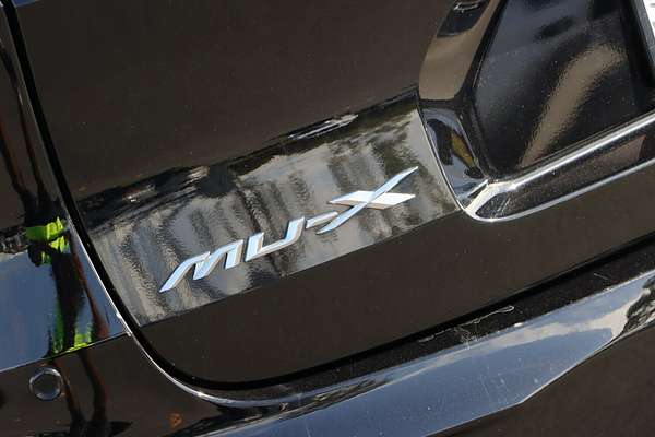 2022 Isuzu MU-X LS-T