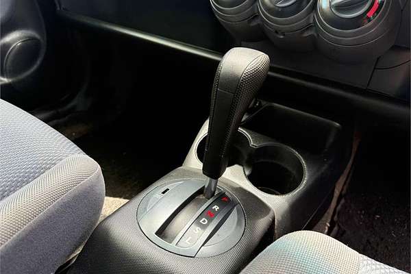 2004 Honda JAZZ GLi
