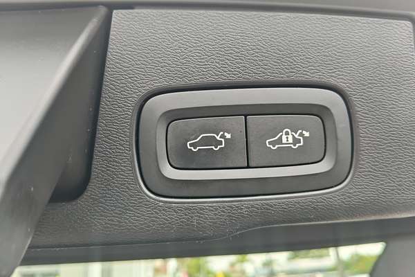 2018 Volvo XC60 T5 Momentum