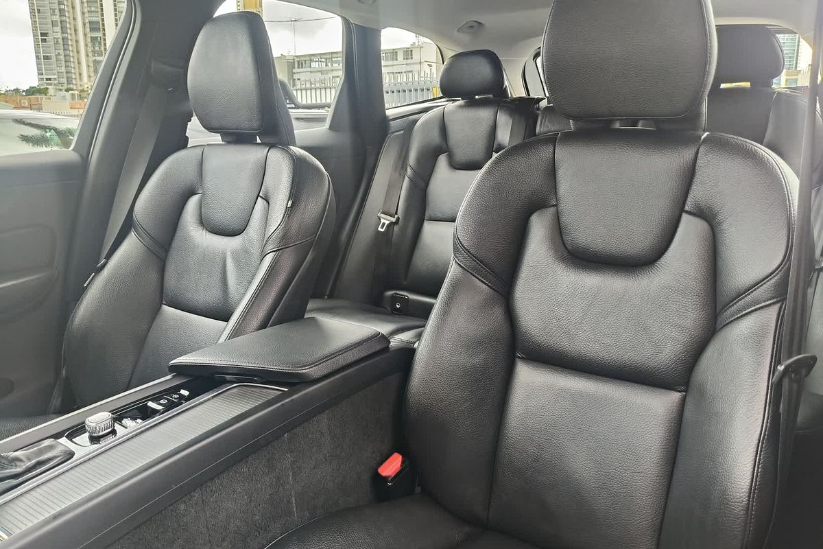 2018 Volvo XC60 T5 Momentum
