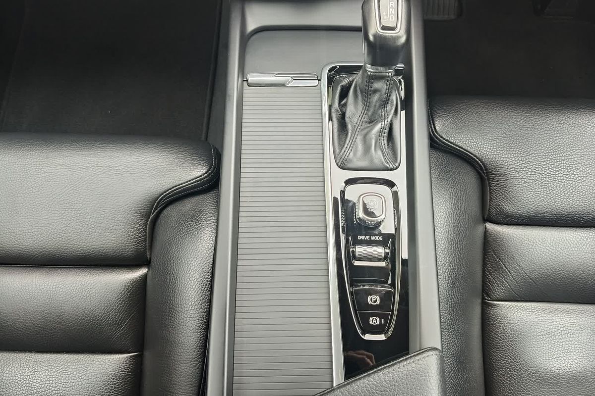 2018 Volvo XC60 T5 Momentum