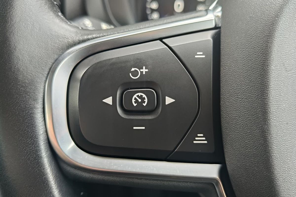2018 Volvo XC60 T5 Momentum