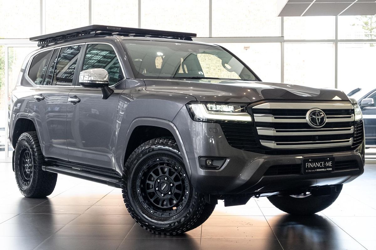 2022 Toyota Landcruiser Sahara FJA300R